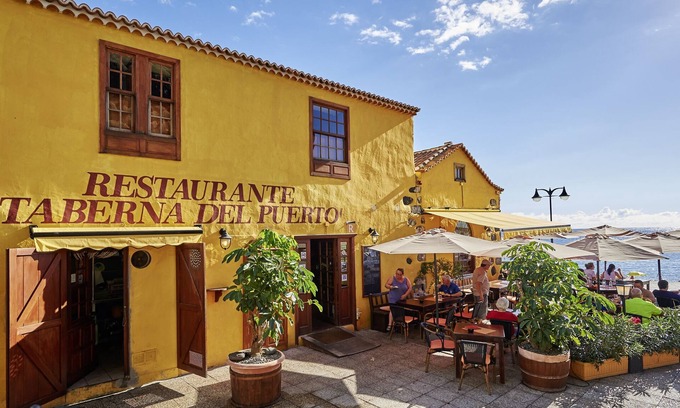 Puerto de Tazacorte Apartment | Piso Taberna apartment right on the beach promenade