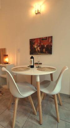Mendoza City Center Apartment | Planta Baja y Garage "Dido" Monoambiente Completo