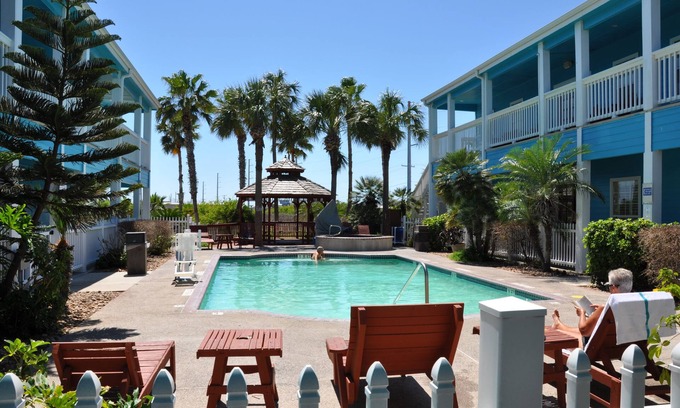 Port Aransas Hotel | Plantation Suites & Conference Center