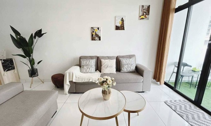 Taman Bukit Mewah House | Platino 13 Pax, Mins away from Paradigm & Legolandnn