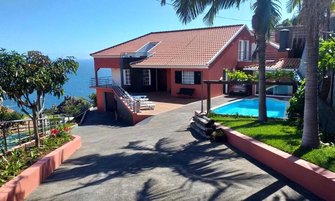 Estrela da Calheta Apartment | Pleasant Apartment with Private Pool in Lombo Do Doutor - 50 m²