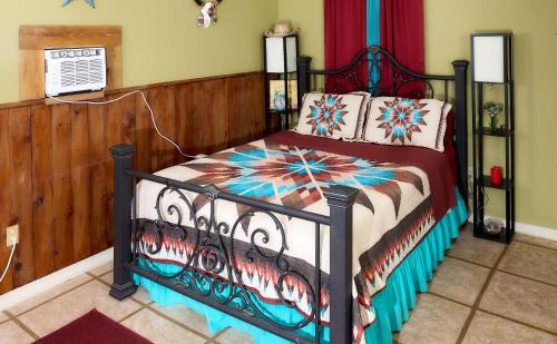 Homosassa House | Pleasant Days Lodging Southwest Cottage