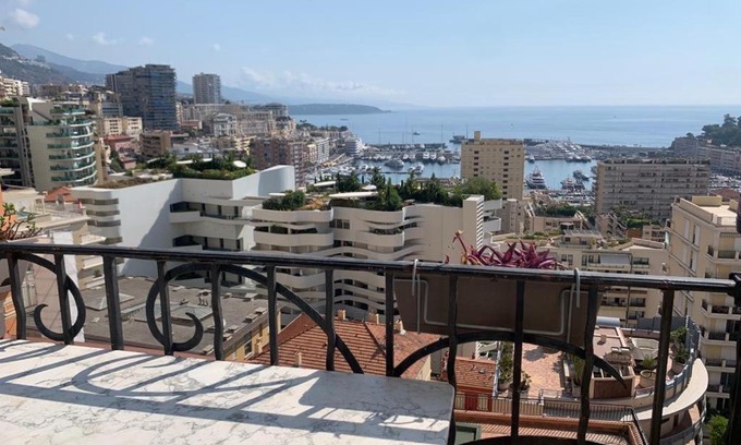 Quartier du Port Apartment | Plein coeur de Monaco, à 300 mètres à pied du port de Monaco, 4 pièces dans des escaliers vue mer exceptionnelle