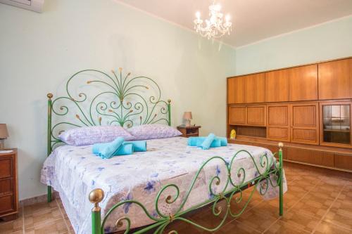 Ploaghe Apartment | Ploaghe - Cozy House with Patio!