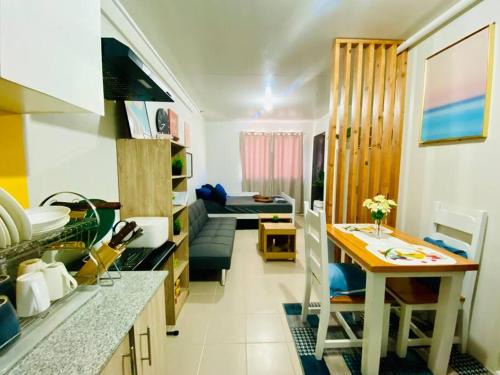 Lapu-Lapu Apartment | Plumera Condo Near Airport Malls & Schools with Elevator
