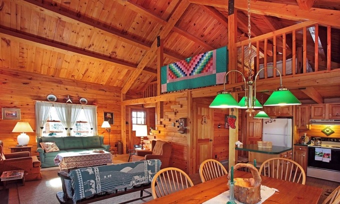 Lehighton Cabin | Poconos Log Cabin Getaway