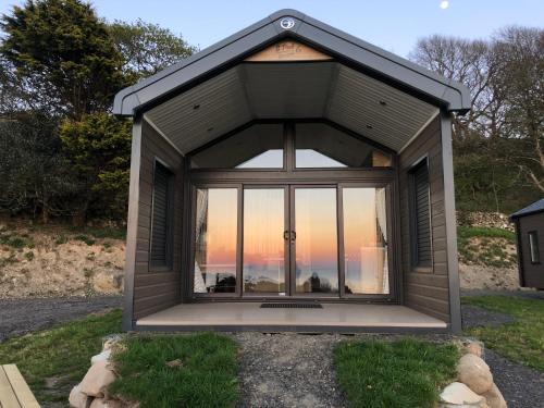 Llwyngwril House | POD1 Family Glamping with seaview & Wi-Fi