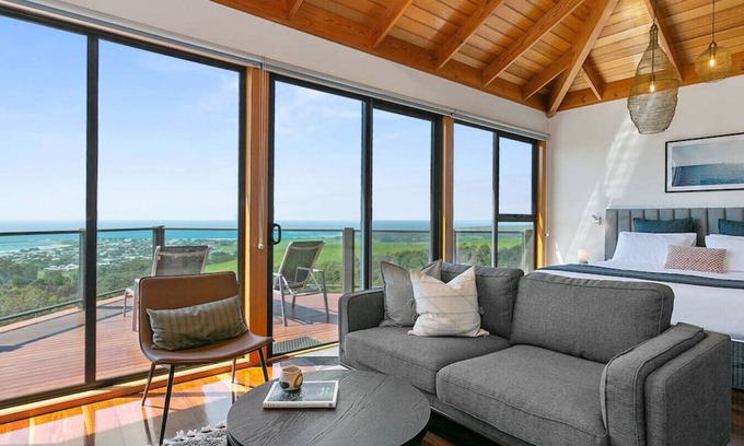Apollo Bay Villa | Point of View Villa 3 of 5 - Couples Retreat