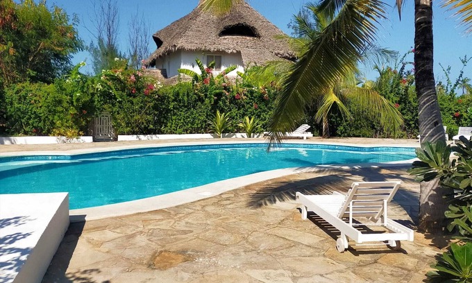 Gede Hotel | Pole Pole Beach House