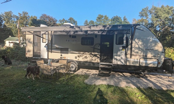 Town of Burns Apartment | *"Pondside Camper Haven: Full Hookups + Hot Water! Near Letchworth State Park