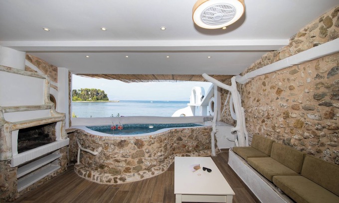 Perama Hotel | Pontikonisi Hotel