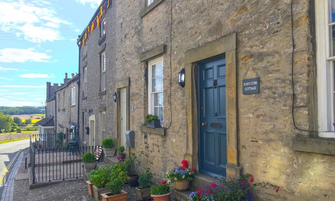 Middleham Cottage | Pony Cube Cottage