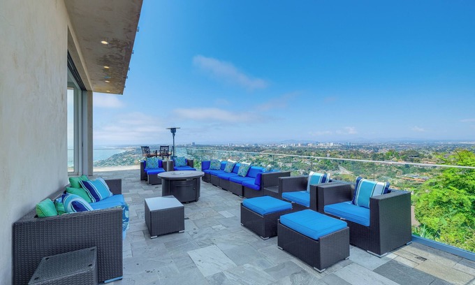 Hidden Valley House | Pool & Coastline Views: Luxe La Jolla Home
