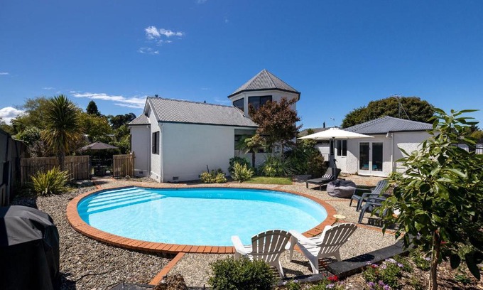 Motueka Apartment | Pool House - One Bedroom Self Contained Unit