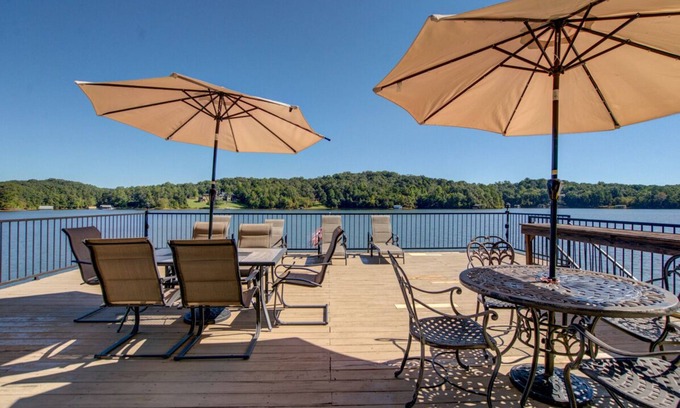 Gainesville House | Pool, lake, hot tub, fishing, fun-Lake Lanier GA. Newly renovated and open again