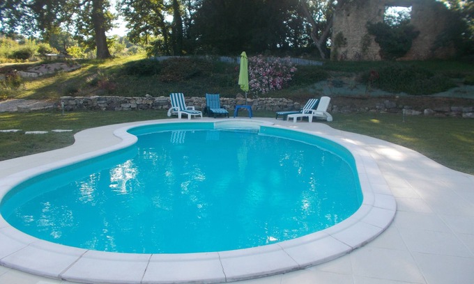 Cezan Bed & Breakfast | Poolside B&B in a renovated farmhouse in the heart of the Gers countryside