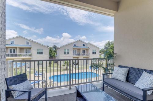Long Beach House | Poolside Paradise Condo