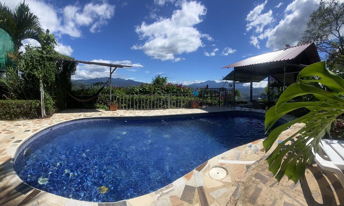 Santiago de Puriscal Villa | Poolside Villa in the Mountains of Costa Rica