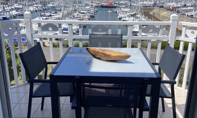 Arzon Apartment | Port du Crouesty. duplex rénové, calme, terrasse, idéal en famille (6 pers)