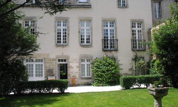 Vannes House | Port of Vannes, "Côté Venelle" garden on ramparts
