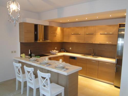 Agios Emilianos Villa | Porto Heli Villas & Studios