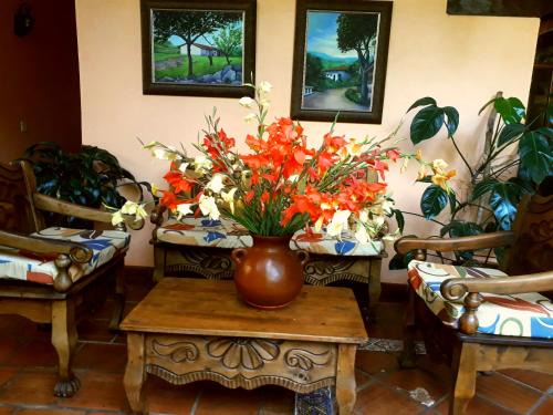 La Esperanza Hotel | Posada Papa Chepe