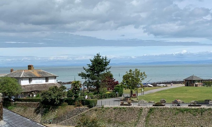 Lynmouth Apartment | Postmans Rest, second floor apartment, Lynmouth with private parking