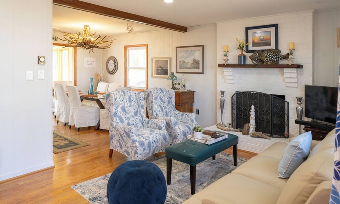 Hague House | Potomac River house w/beach access. Pet friedly!