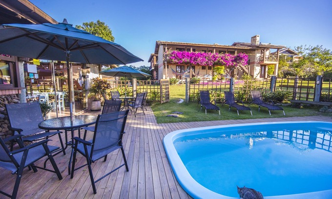 Praia do Rosa Hotel | Pousada Capitão Cook