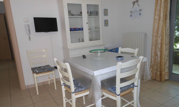 Alba Adriatica Apartment | Practical and welcoming three-room apartment 50 m from the beach.