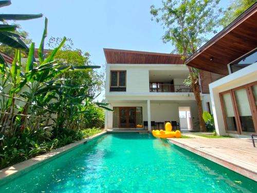Pak Nam Pran Villa | Pranaluxe 4 Bedroom Pool Villa C7