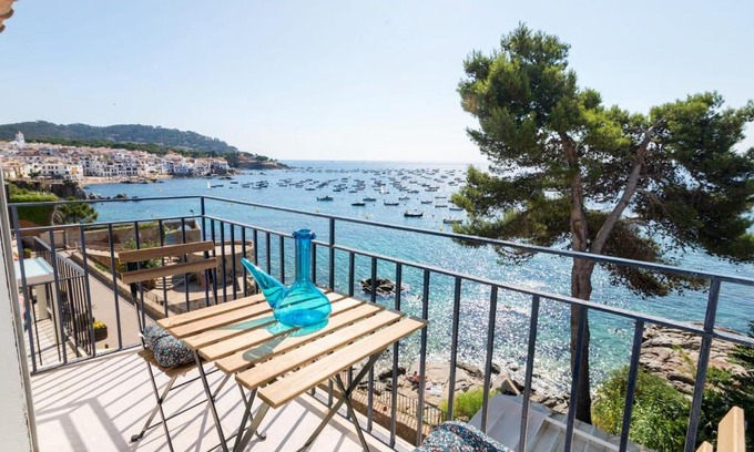 Calella de Palafrugell Apartment | Precioso apartamento en primera línea de mar en Calella de Palafrugell