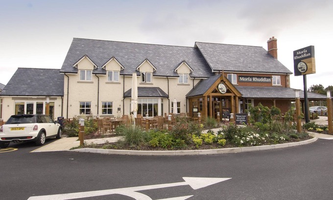 Rhuddlan Hotel | Premier Inn Rhuddlan