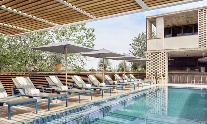 Travis Heights Hotel | Premier Poolside Suite on South Congress Avenue