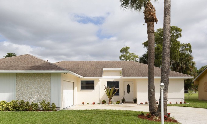 Riviera Beach House | PREMIUM HOME IN WEST PALM BEACH