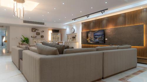 An-Nuzhah Apartment | Presidential Suite Near City Star 3 Bed Apartment