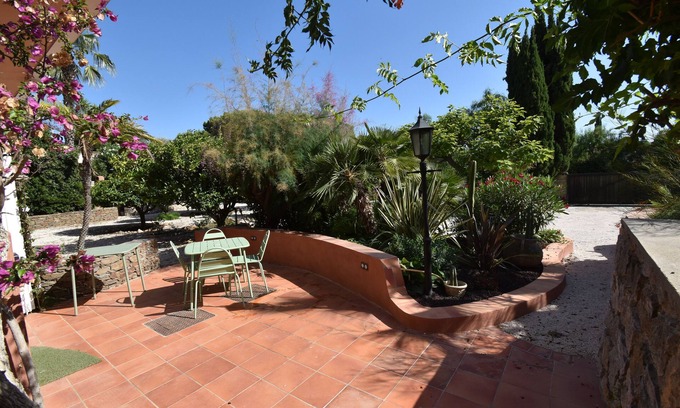 Giens Villa | PRESQU'Île de GIENS STUDIO REZ-de-JARDIN villa Parc Résidentiel la POLYNESIE