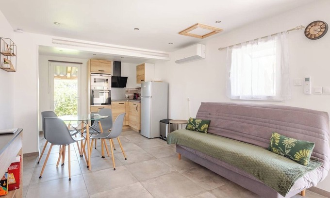 Chateauneuf-les-Martigues House | Pretty little house close to the Côte Bleue, in a quiet location with small private garden.