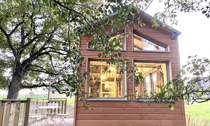 Cholet Cottage | Pretty Tiny House under the big trees, near Puy du Fou swimming pool!