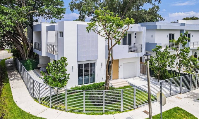 Coral Way House | *Primavera House Coral Gables 5 mins Coconut Grove