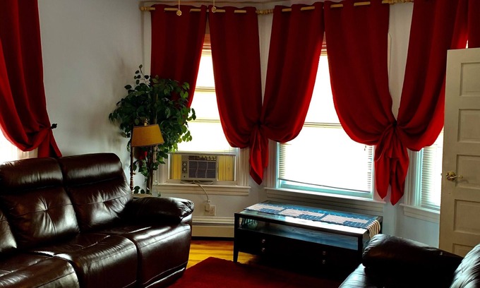 Pawtucket Apartment | Prime 1st Floor Apt Near Hospitals, Brown & I-95 Wi-Fi, All Utilities Included