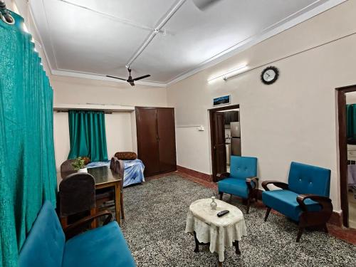 Bhopal Villa | Prime Area 1BHK Budget Stay