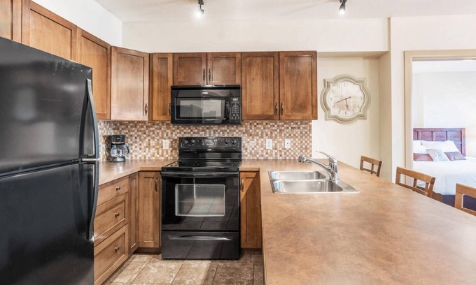South Pandosy Condo | Prime Location at Playa #214