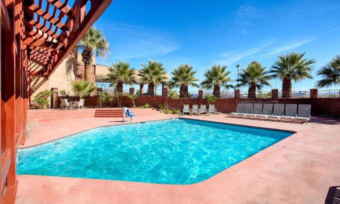 St. George Resort | Prime Location! Free Breakfast, Onsite Parking, Near St. George Tabernacle