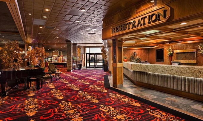 Elko Hotel | Prime Location! Outdoor Pool, Parking, Pets Allowed, Near Ruby View Golf Course!