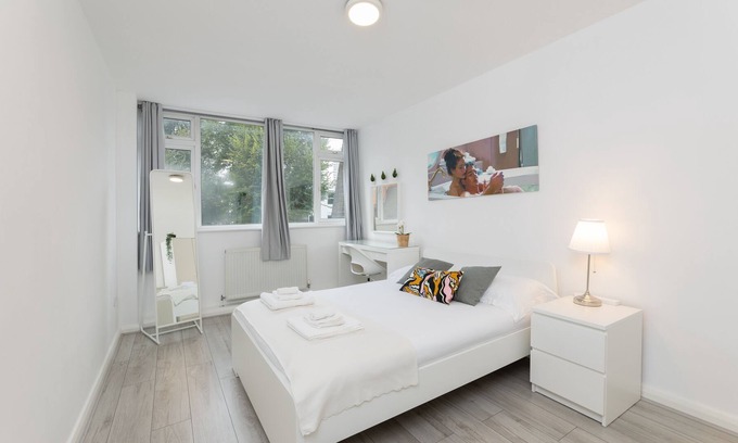 Primrose Hill Apartment | Primrose Hill, 2 bed Apt With Large Living Room