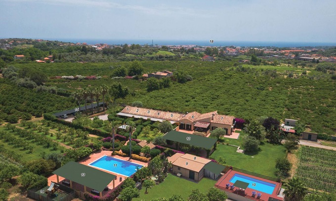 Trappitello Villa | Princely charme Relais-Taormina-spectacular garden-2 pools-Etna view-beach 2 kms