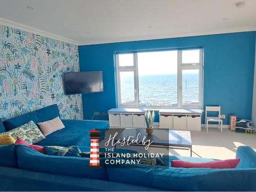 Cowes House | Princes Esplanade-Luxury Beachfront House with Balcony a stone throw from Gurnard Beach