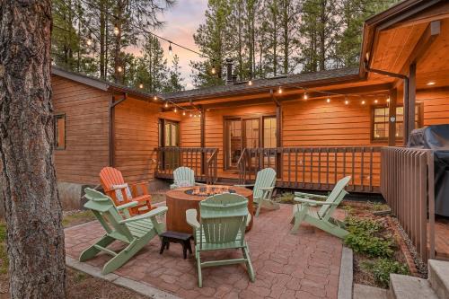 Flagstaff House | Pristine Cabin on Wooded Lot. Fantastic Location Pool Table