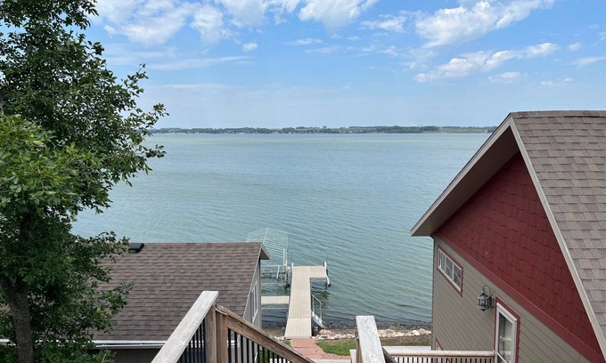 Wentworth House | Pristine Lake House on Lake Madison!
